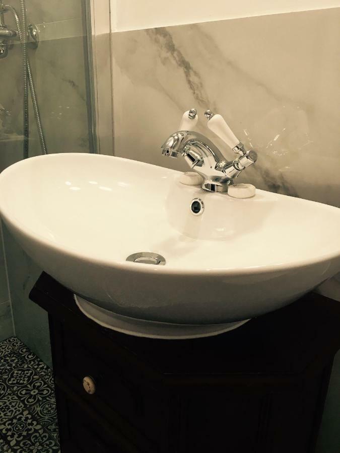 Przestrzenny Apartament W Centrum Krakowa. Esterno foto